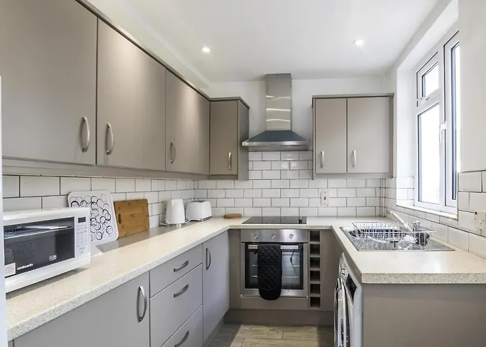 Sandy Retreat - 3 Bedroom Holiday Home - Tenby