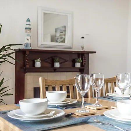 Sandy Retreat - 3 Bedroom Holiday Home - Tenby Exterior photo