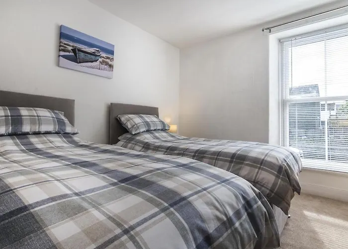 Sandy Retreat - 3 Bedroom Holiday Home - Tenby